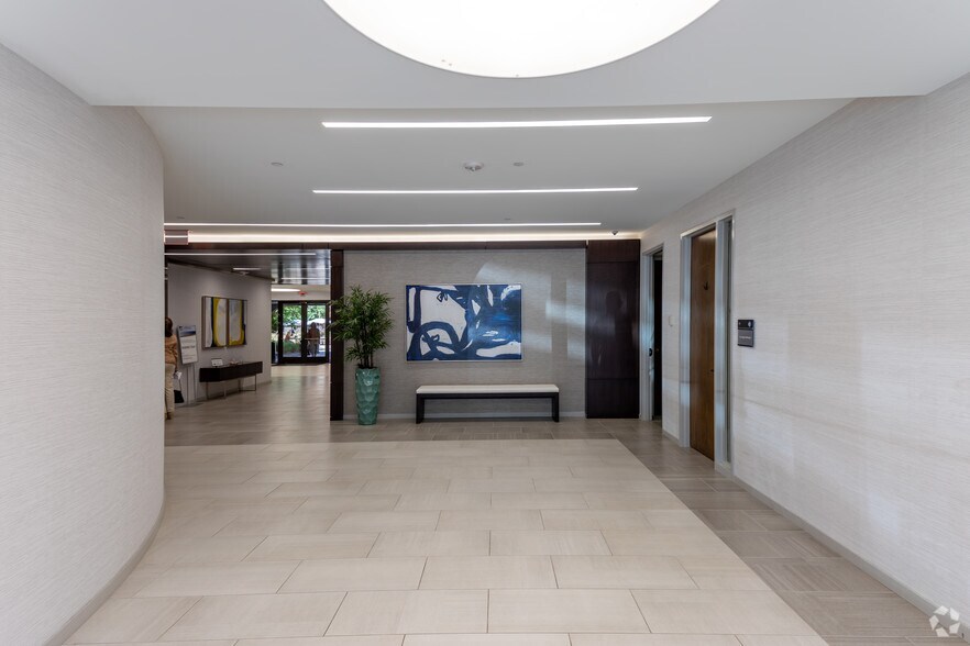 More Photos Of 11111 Carmel Commons Blvd, Charlotte Unknown For Lease