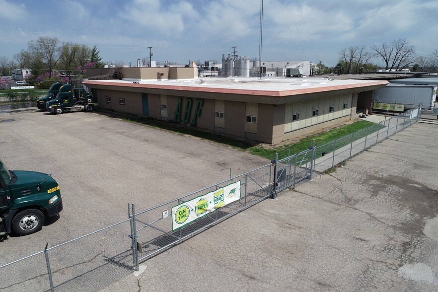 More Photos Of 1720 Joyce Ave, Columbus Truck Terminal For Sale
