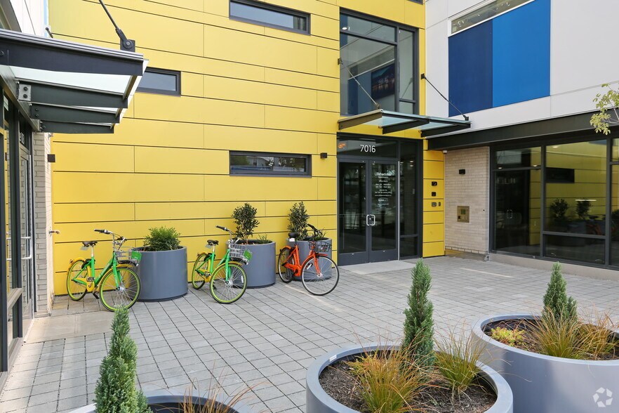 More Photos Of 7016 15th Ave NW, Seattle Apartments For Lease