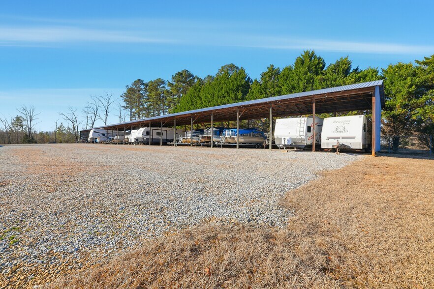 More Photos Of 2540 Silver Shoals rd, Toccoa Flex For Sale