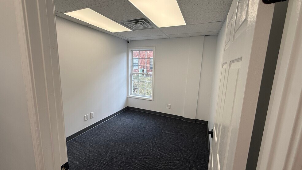 More Photos Of 11801 Brinley Ave, Louisville Medical For Lease