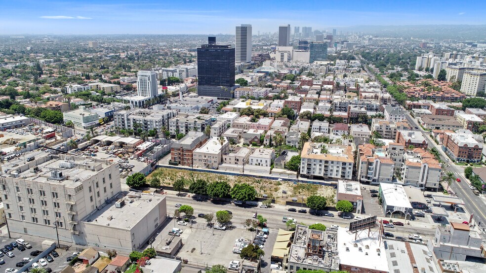 More Photos Of 639 S La Brea Ave, Los Angeles Land For Lease