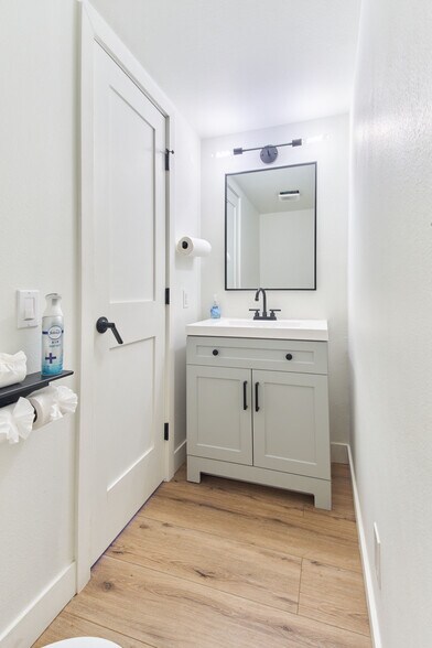 More Photos Of 586 Bonanza Trail, Big Bear Lake Office Residential For Sale