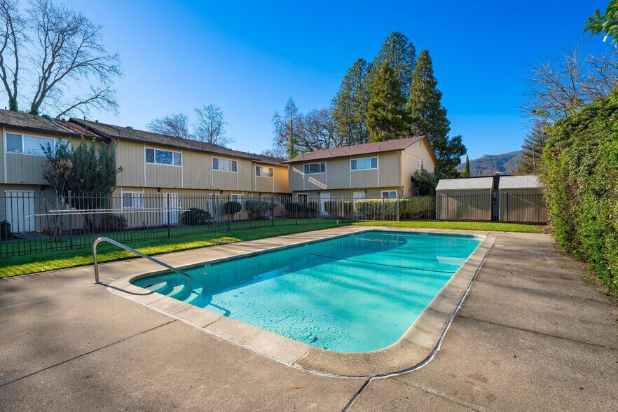 More Photos Of 960 Marlene St, Ukiah Apartments For Sale