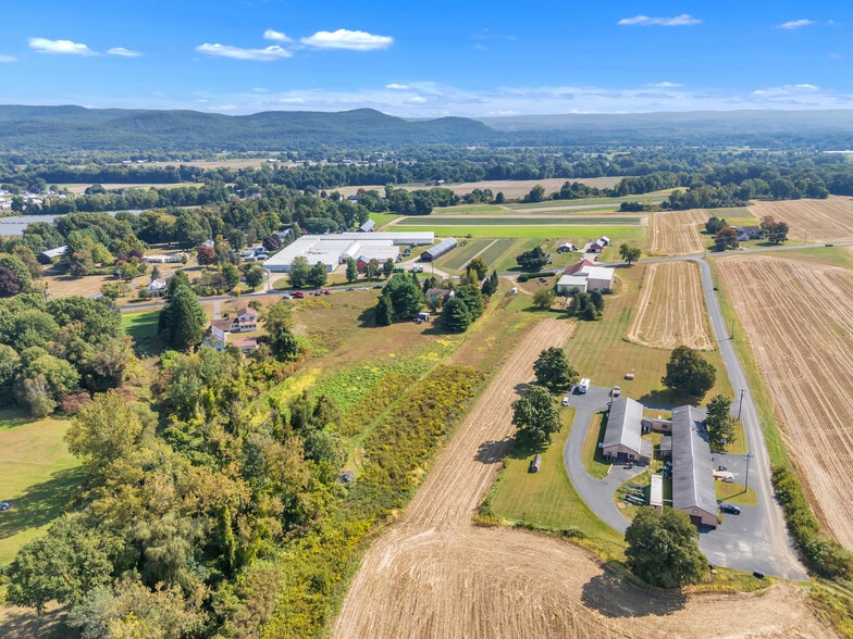 More Photos Of 203 Long Plain Rd, Whately Service For Sale