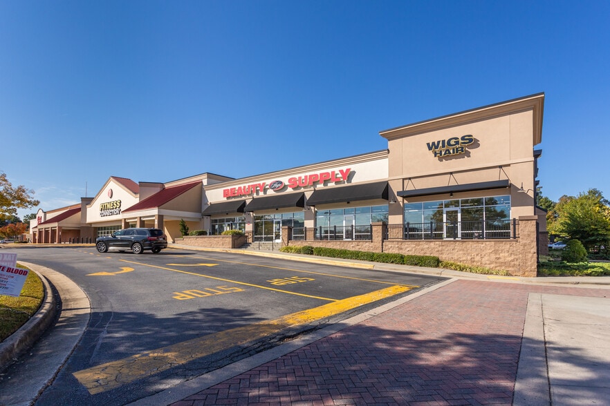 More Photos Of 8709 J W Clay Blvd, Charlotte Storefront For Lease