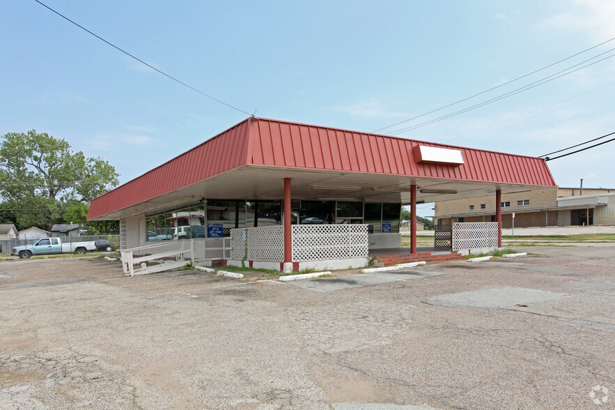 More Photos Of 2101 W Rochelle Rd, Irving Fast Food For Lease