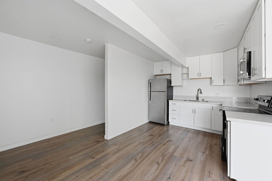 More Photos Of 2005 Highland Ave, National City Apartments For Sale