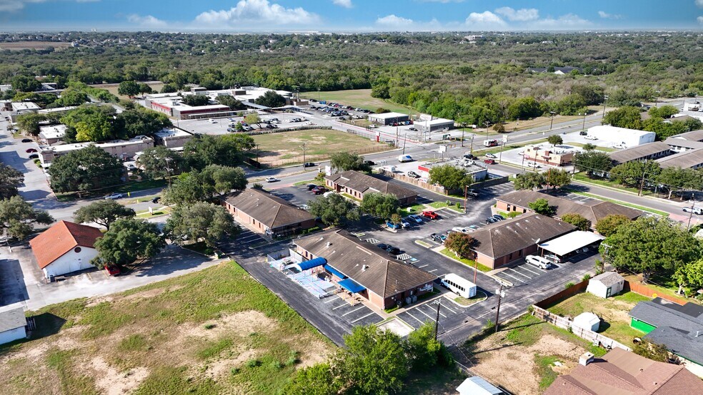 Primary Photo Of 4025-1 E Southcross Blvd, San Antonio Unknown For Lease