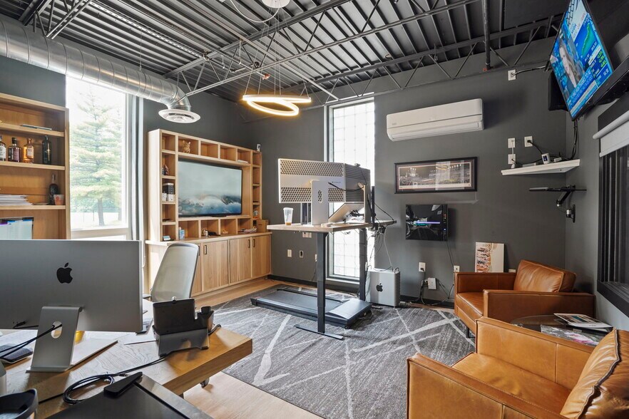 More Photos Of 1840 Progress Ave, Columbus Manufacturing For Sale