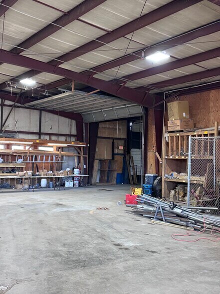 More Photos Of 207 Edison Ave, Benton Office For Lease