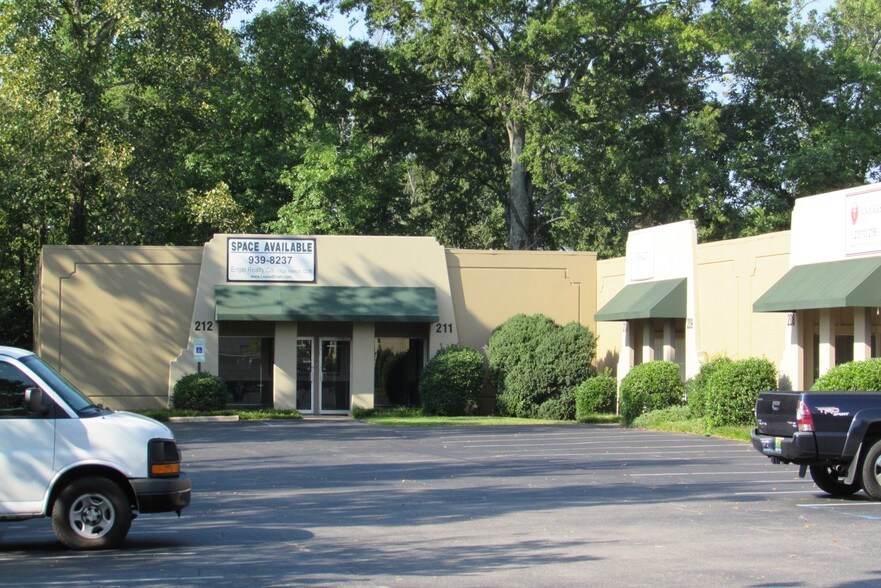 More Photos Of 237 Oxmoor Cir, Birmingham Unknown For Lease