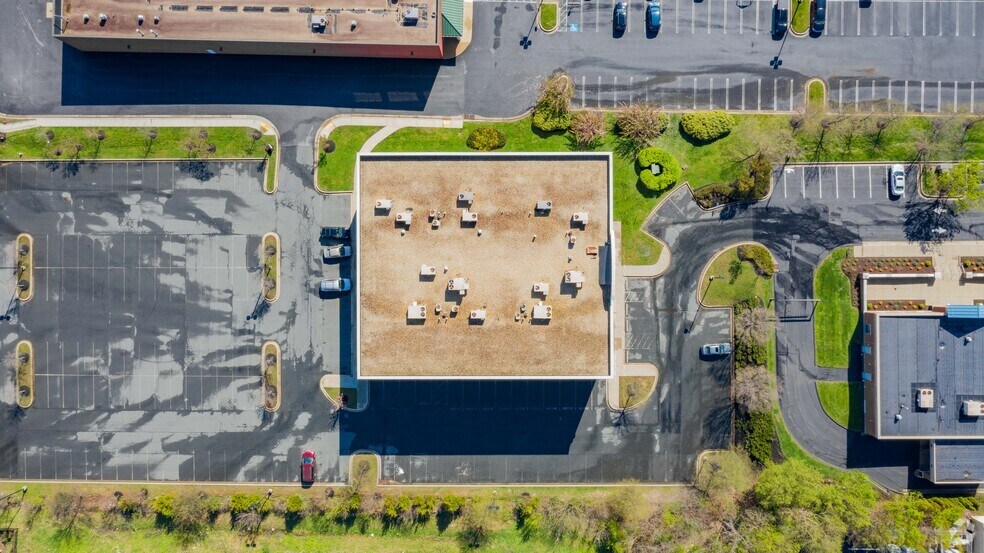 More Photos Of 9649 Belair Rd, Nottingham Office For Lease