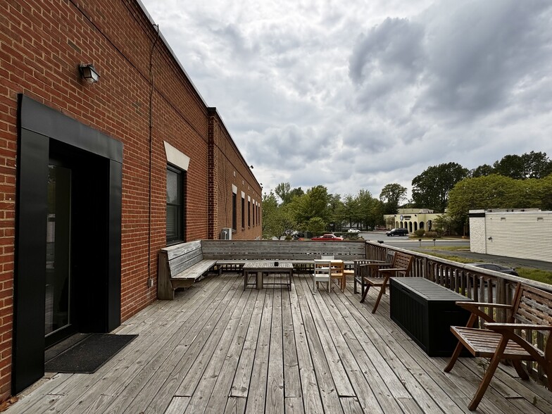 More Photos Of 490 Westfield Rd, Charlottesville Storefront Retail Office For Sale