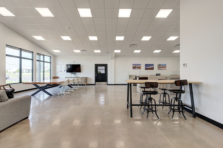 More Photos Of 501 E Britton Rd, Oklahoma City Auto Dealership For Lease