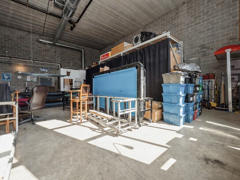 More Photos Of 4650-52 Lawrence, Chicago Office For Sale