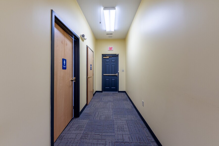 More Photos Of 109 Cambridge Pl, Bridgeport Office For Lease