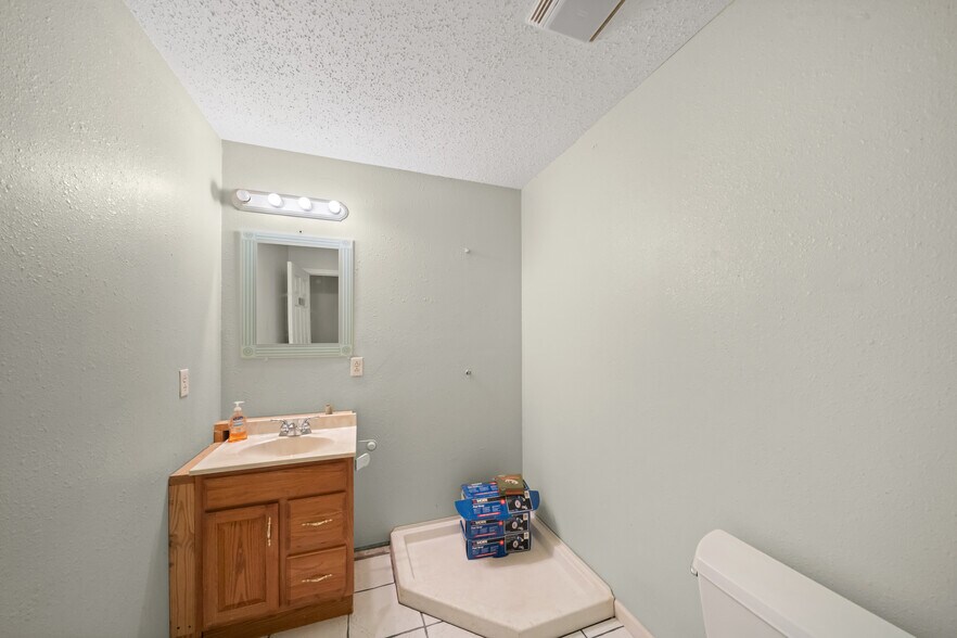 More Photos Of 19962 Lowe Ln, New Caney Manufacturing For Sale