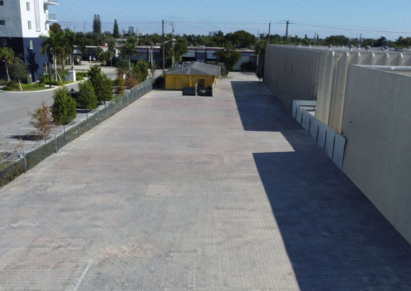 More Photos Of 1627 S Dixie Hwy, Pompano Beach Industrial For Sale