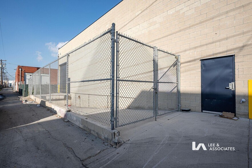More Photos Of 620 W 16th St, Long Beach Warehouse For Lease