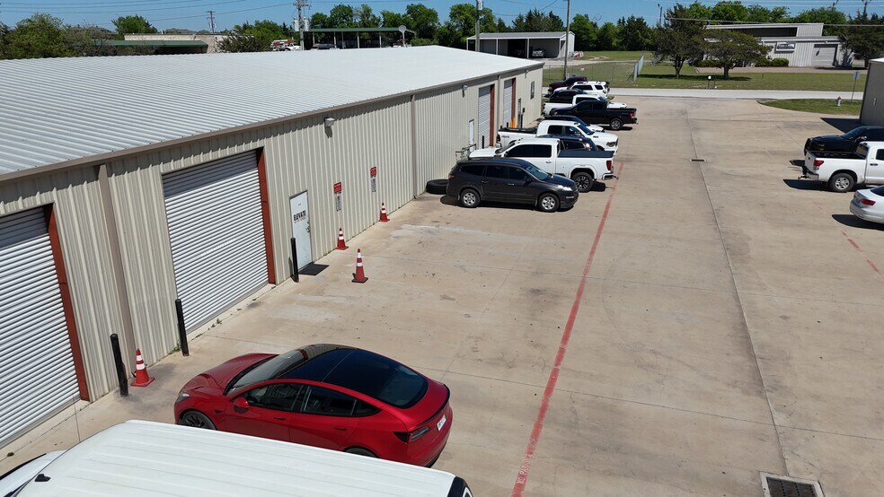More Photos Of 681 Eastgate Rd, Midlothian Warehouse For Lease
