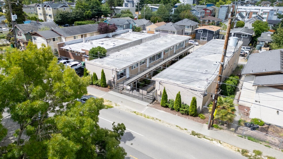 More Photos Of 9037 16th Ave SW, Seattle Apartments For Sale