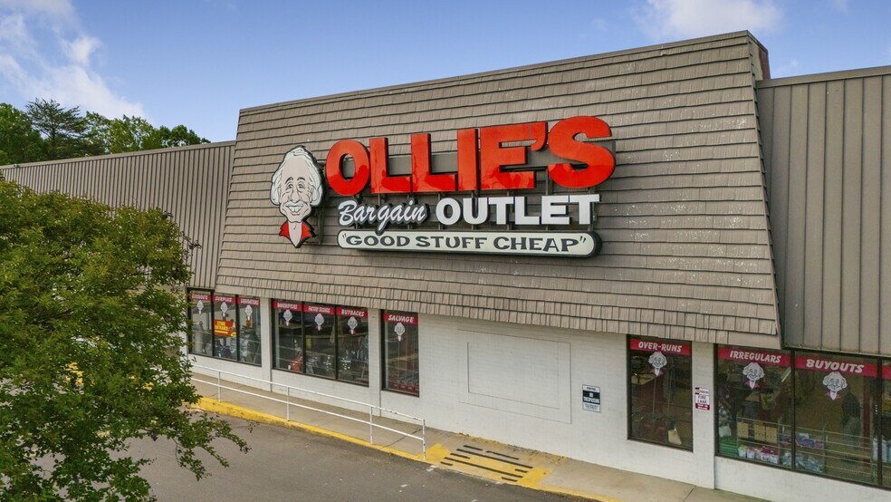 Primary Photo Of 1403-1493 E Franklin Blvd, Gastonia Unknown For Lease