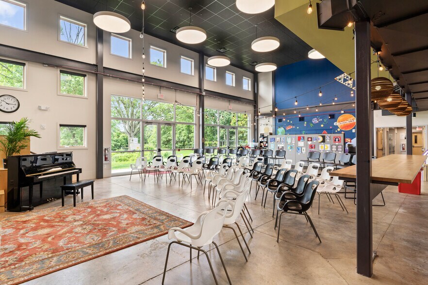 More Photos Of 20577 Ashburn Rd, Ashburn Schools For Lease