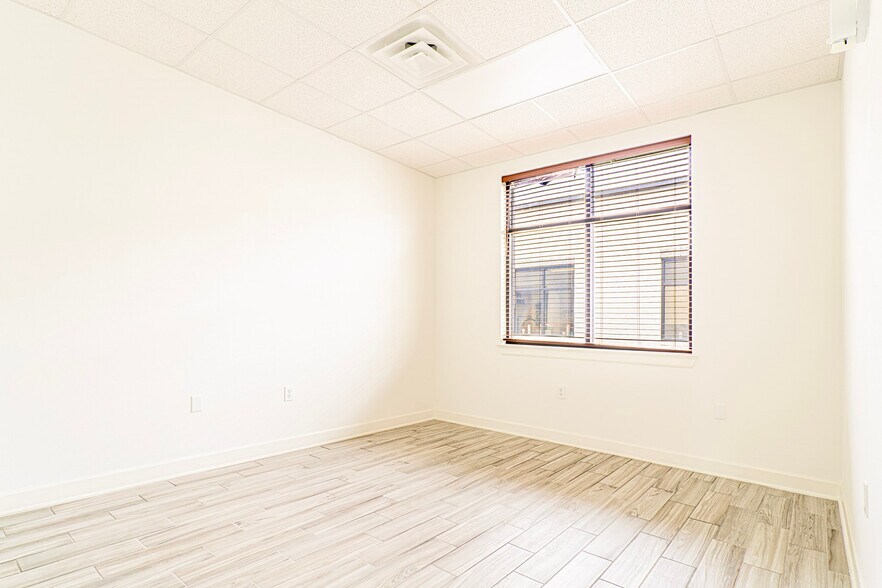 More Photos Of 26077 Nelson Way, Katy Medical For Lease