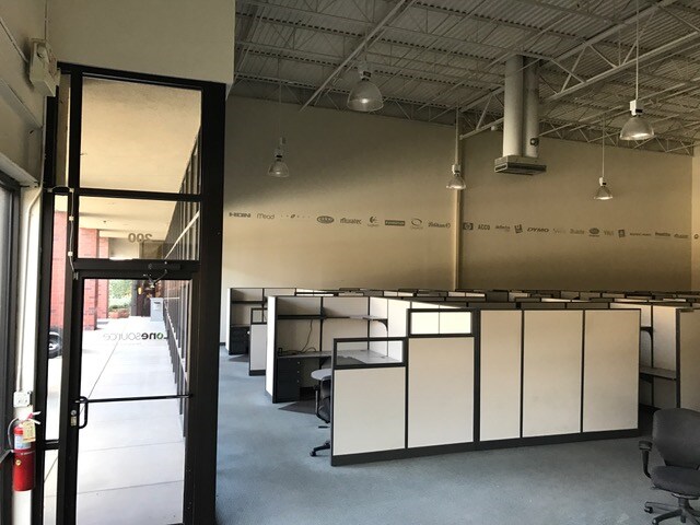 More Photos Of 5150 Peachtree Industrial Blvd, Peachtree Corners Warehouse For Lease