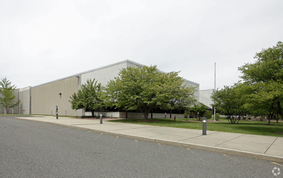 Primary Photo Of 111 Cokesbury Rd, Lebanon Warehouse For Lease