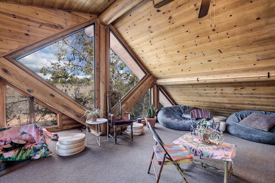 More Photos Of 102 E Main St, Payson General Retail For Sale