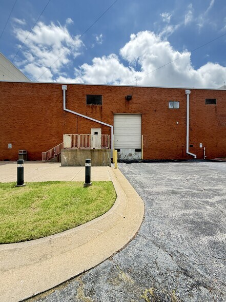 More Photos Of 3333 S 29th W Ave, Tulsa Office For Sale