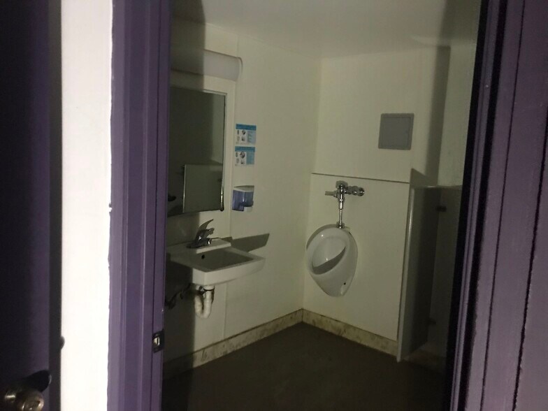 More Photos Of 744 El Camino Real, South San Francisco Restaurant For Lease