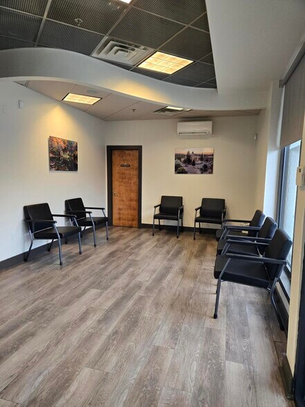 More Photos Of 317 N King St, Hendersonville Medical For Sale