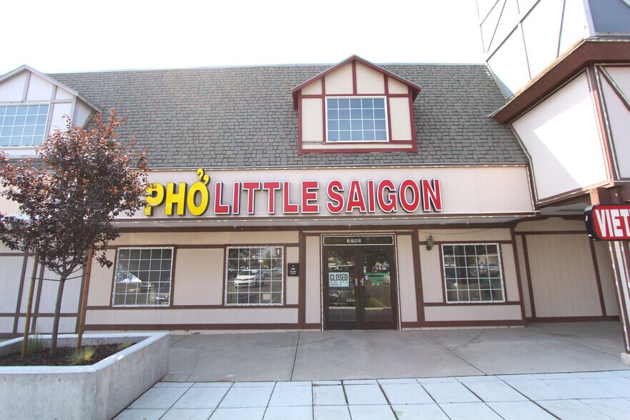Primary Photo Of 1783 W Carriage Sq, Taylorsville General Retail For Lease