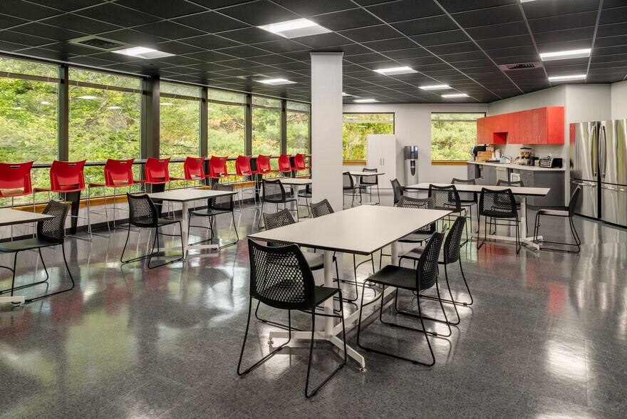 More Photos Of 35 Parkwood Dr, Hopkinton Office For Lease