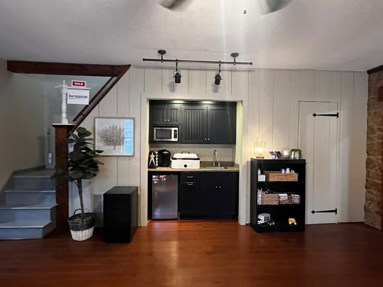 More Photos Of 809 Spring St, Galena Specialty For Sale