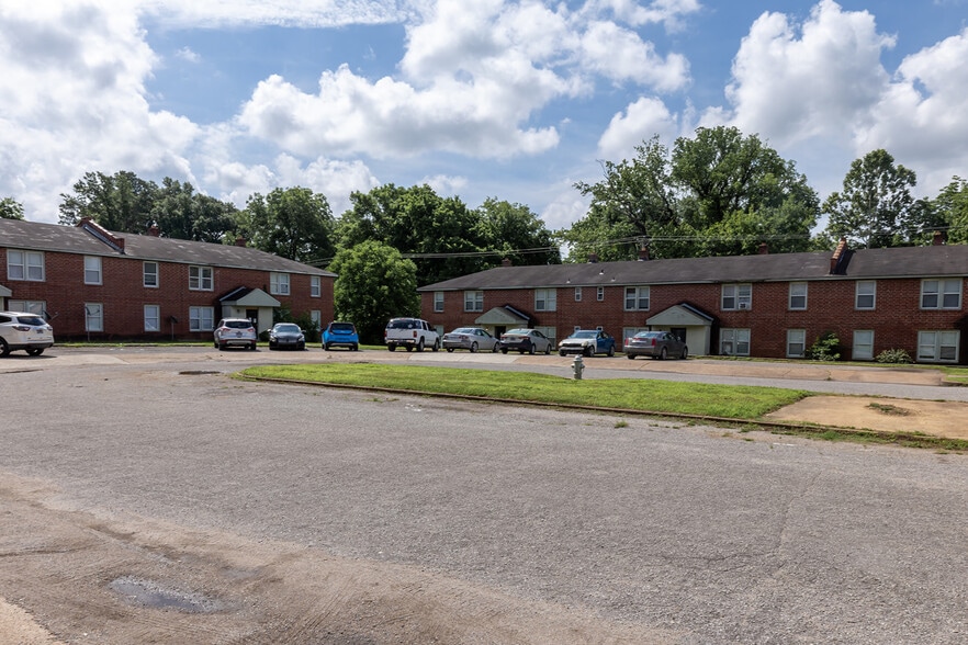 More Photos Of 1393 Lapaloma Cir, Memphis Apartments For Sale