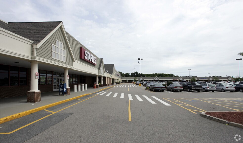Primary Photo Of 113-133 Samoset St, Plymouth Storefront For Lease