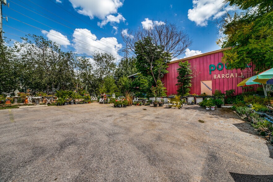 More Photos Of 2006 Pinn Rd, San Antonio Warehouse For Sale