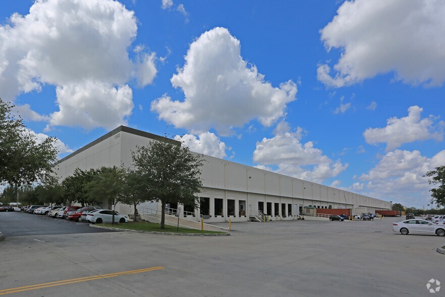 More Photos Of 12600-12608 NW 115th Ave, Medley Industrial For Sale