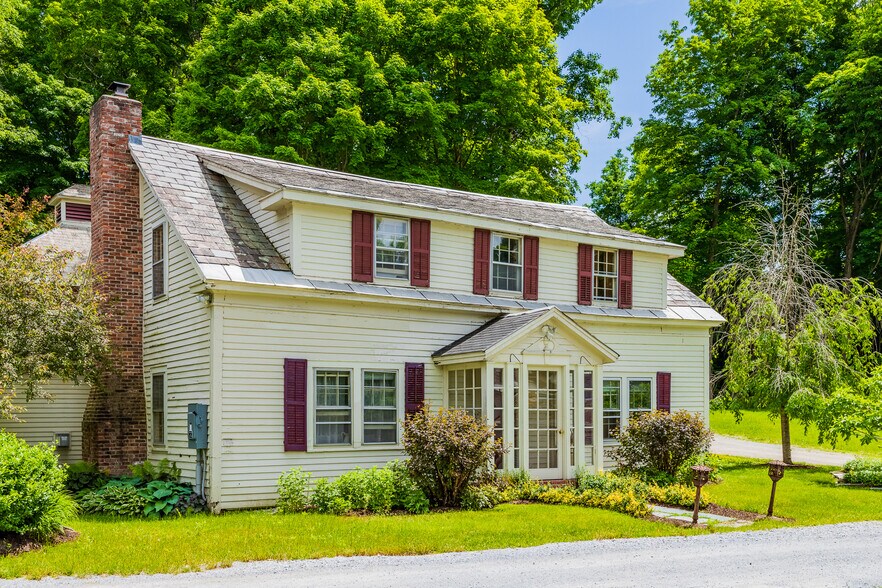 More Photos Of 3904 Vt Route 7A, Arlington Hospitality For Sale