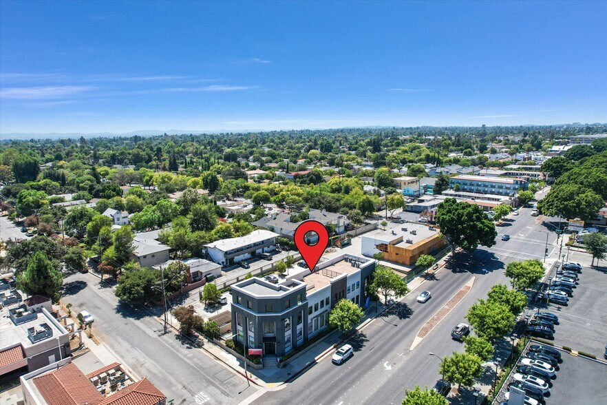 More Photos Of 2956 E Colorado Blvd, Pasadena General Retail For Lease