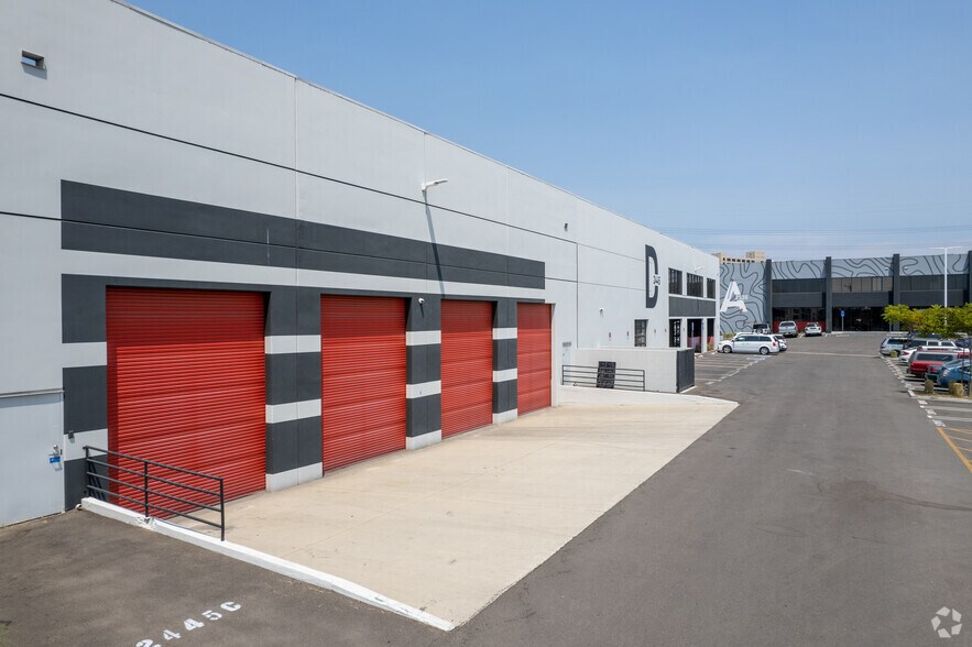 More Photos Of 2445-2460 E 12th St, Los Angeles Unknown For Lease