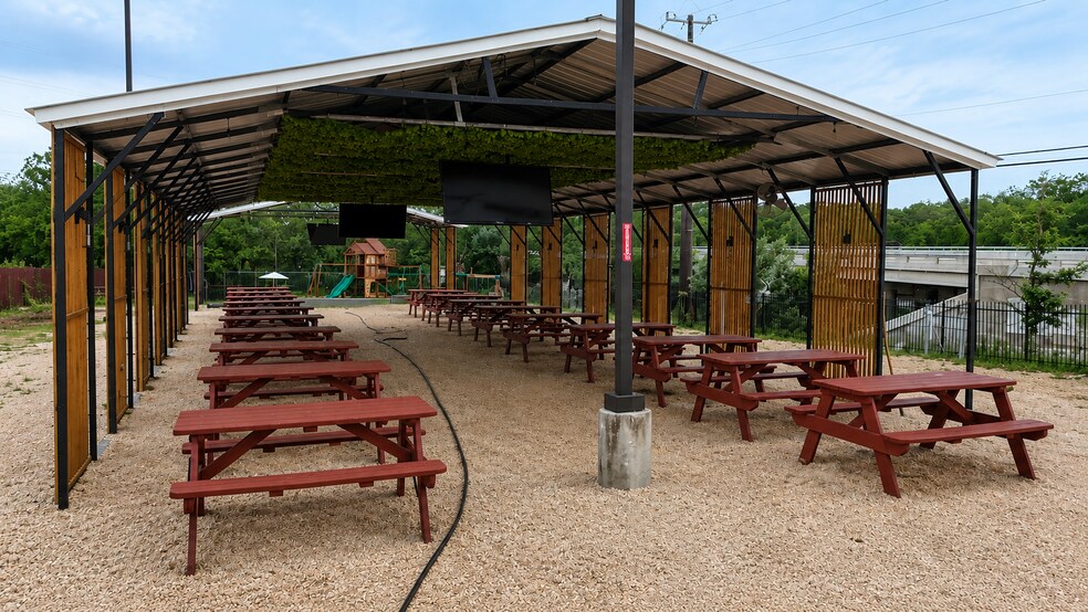 More Photos Of 1916 Austin Hwy, San Antonio General Retail For Sale