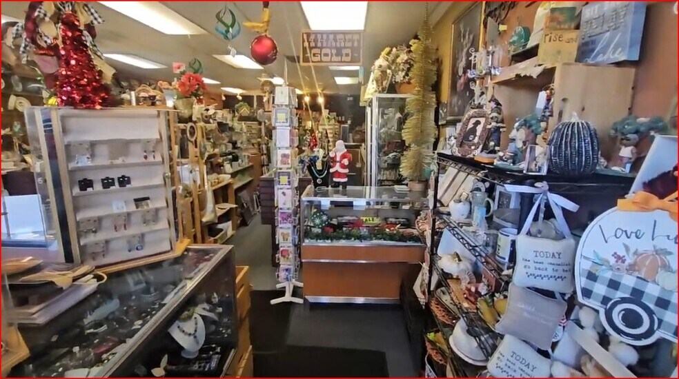 More Photos Of 6101 Lake Isabella Blvd, Lake Isabella Storefront For Sale