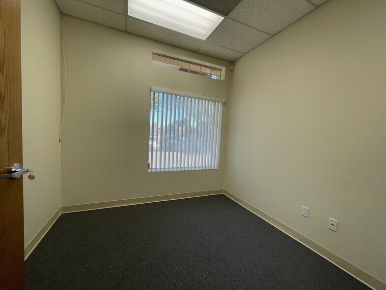 More Photos Of 2060 Peabody Rd, Vacaville Medical For Lease