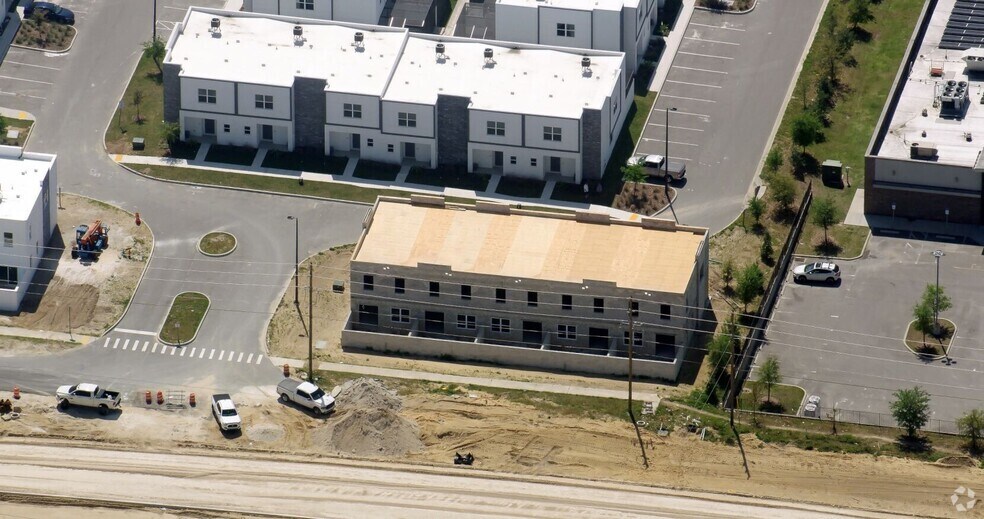 More Photos Of 7530 Osceola Polk Line Rd, Davenport Apartments For Sale