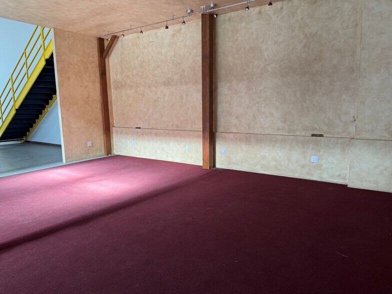 More Photos Of 2720 Taxiway Delta Ste 60, Carson City Airplane Hangar For Sale